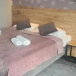 Czarna Perla Czarna Gora 404 *