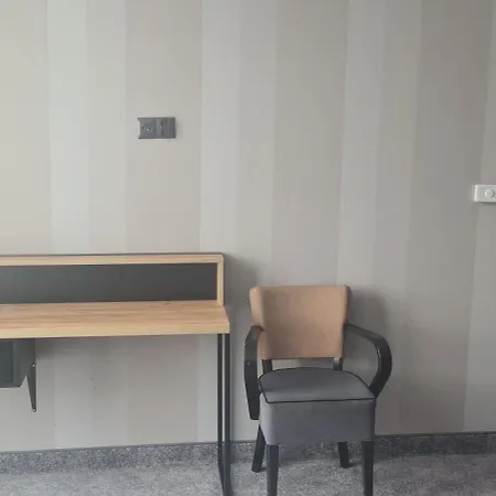 Czarna Perla Czarna Gora 404 Sienna (Klodzko)