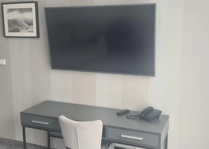 Czarna Perla Czarna Gora 404 *